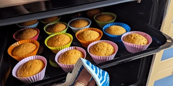 【DayDay】手間なしかぼちゃのカップケーキ！初心者でも簡単