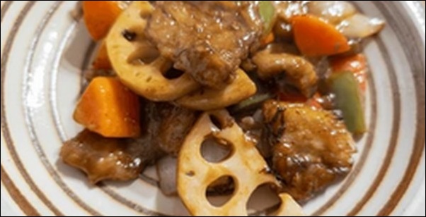 【DayDay】豚肉とれんこんのキムチ炒め！満足感のある炒め物