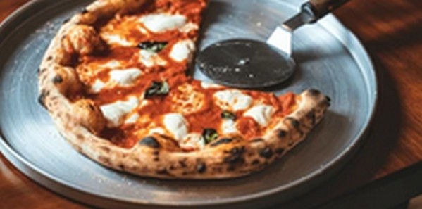 【ウワサのお客さま】イタリアンピッツァ！食卓を華やかに彩る。